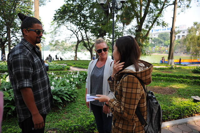 Những câu tiếng Anh giao tiếp làm quen