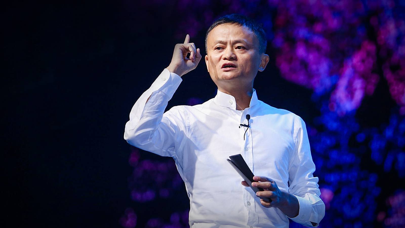 “Học ngoại ngữ không chỉ giúp bạn hòa nhập tốt hơn với thế giới, mà còn có tác động rất lớn tới con tim và quan điểm, cách nhìn nhận của bạn.”