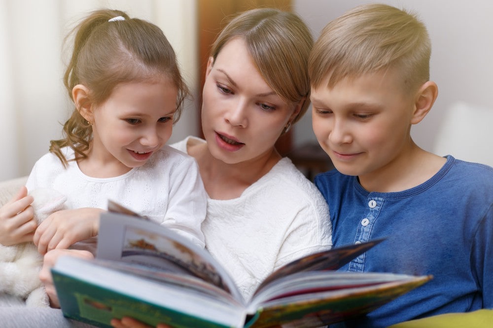 cùng con đọc sách tiếng annh