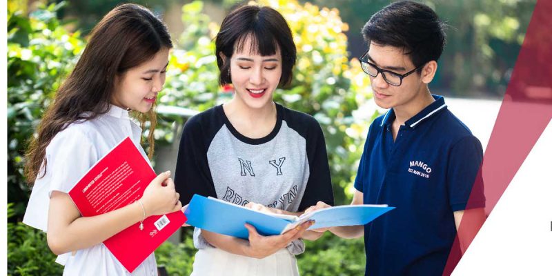 Để học tiếng Anh cho tân sinh viên, bạn cần hiểu rõ các đề thi chuẩn quốc tế