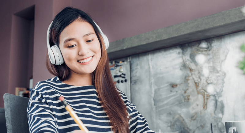 Bạn cần chủ động khi học tiếng Anh cho tân sinh viên